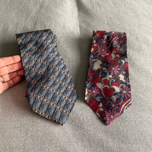 Lot of 2 Vintage Men's Neckties, Liz Claiborne and Burgundy Floral Tie - Picture 1 of 8